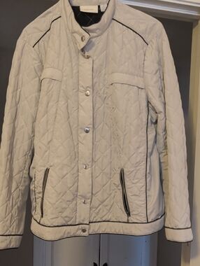 Diamond-Quilted Cream Puffer Jacket with Black Piping